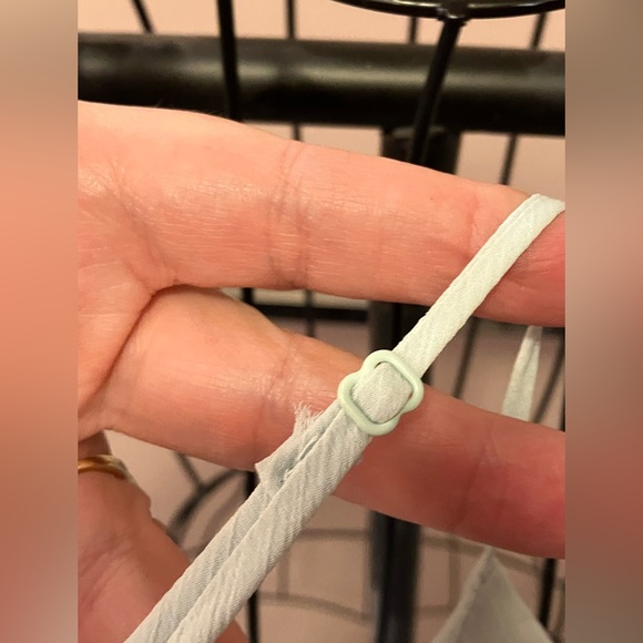 Cute Ruffle top - Picture 4 of 4